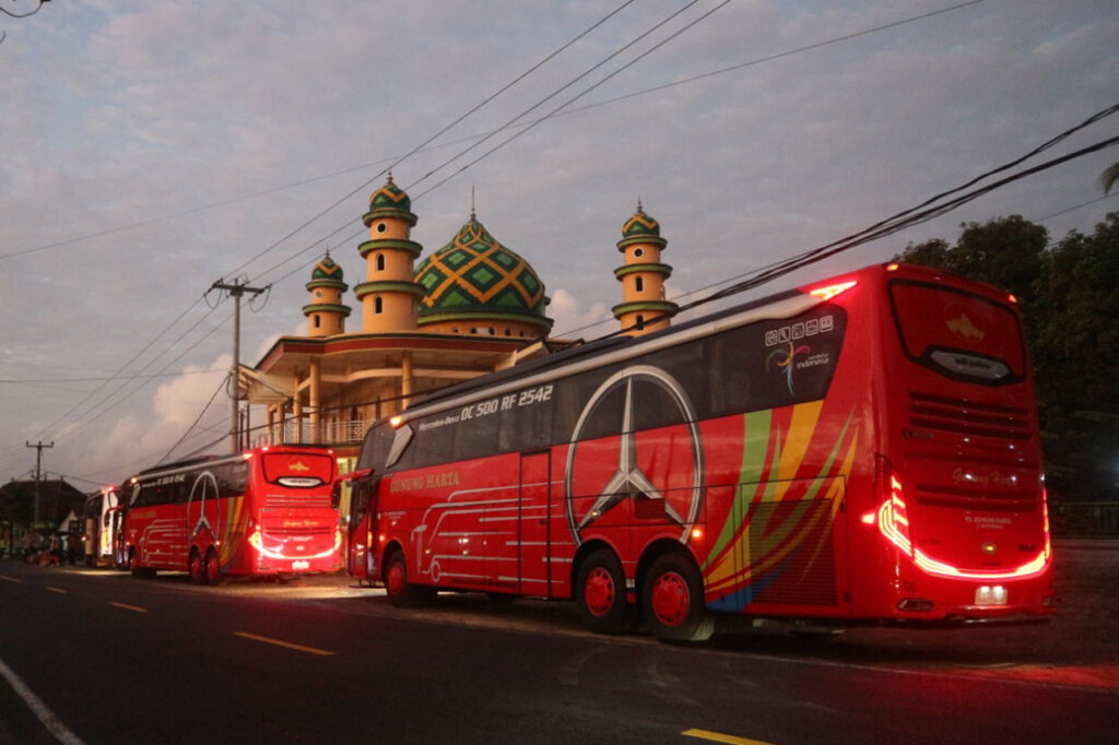 Sewa Bus Lombok: Solusi Transportasi Rombongan yang Nyaman dan Efisien di Pulau Seribu Masjid